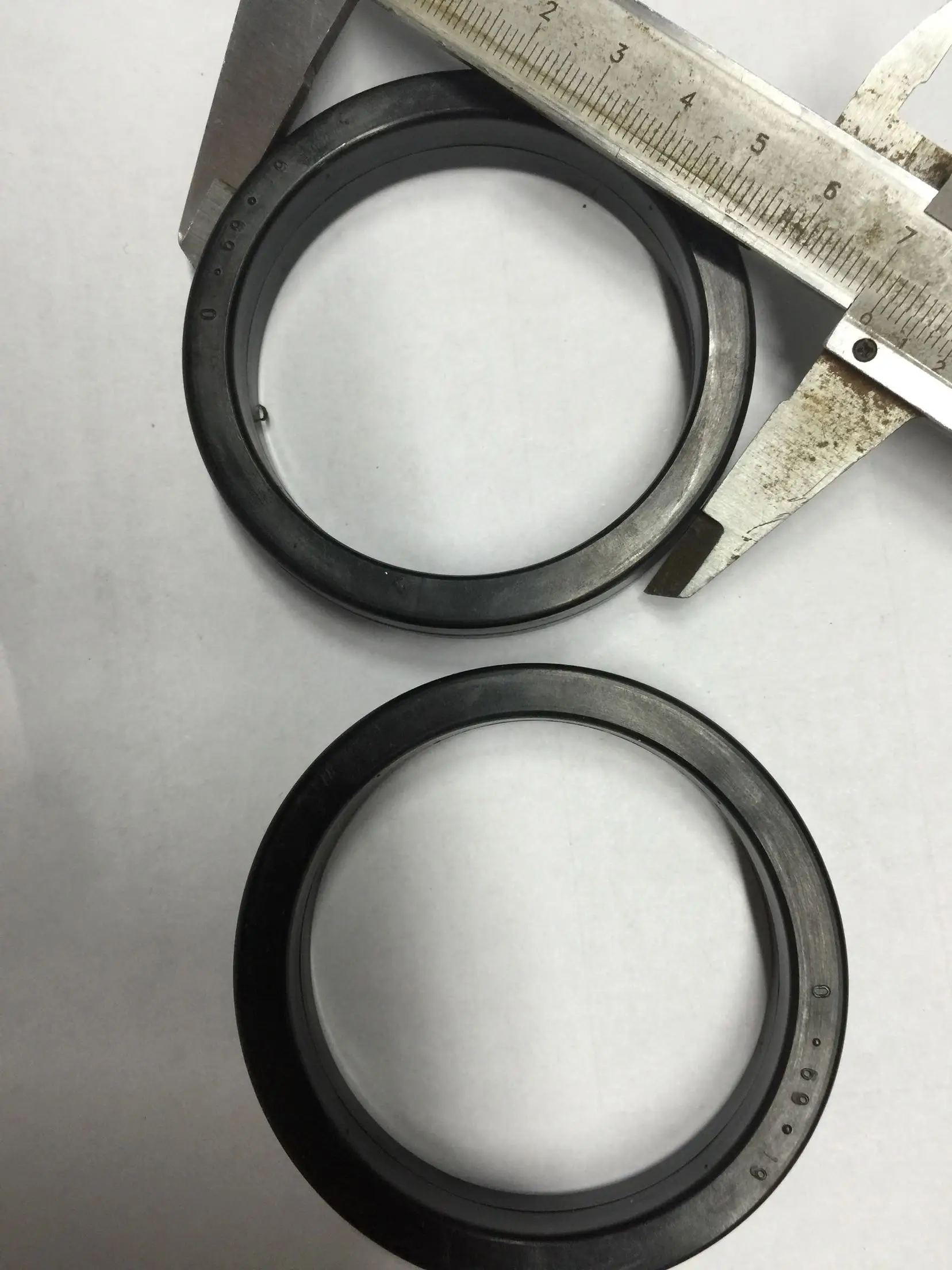 2PCS Amorphous Ultra-microcrystalline Magnetic Ring Outer Diameter 73X Inner Diameter 58X13mm with Shell Naked Size 69X61X10mm