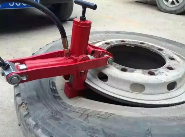 Tire toe detacher Portable tyre remover Truck shovel pneumatic grilled tire machine (hydraulic stripping device)