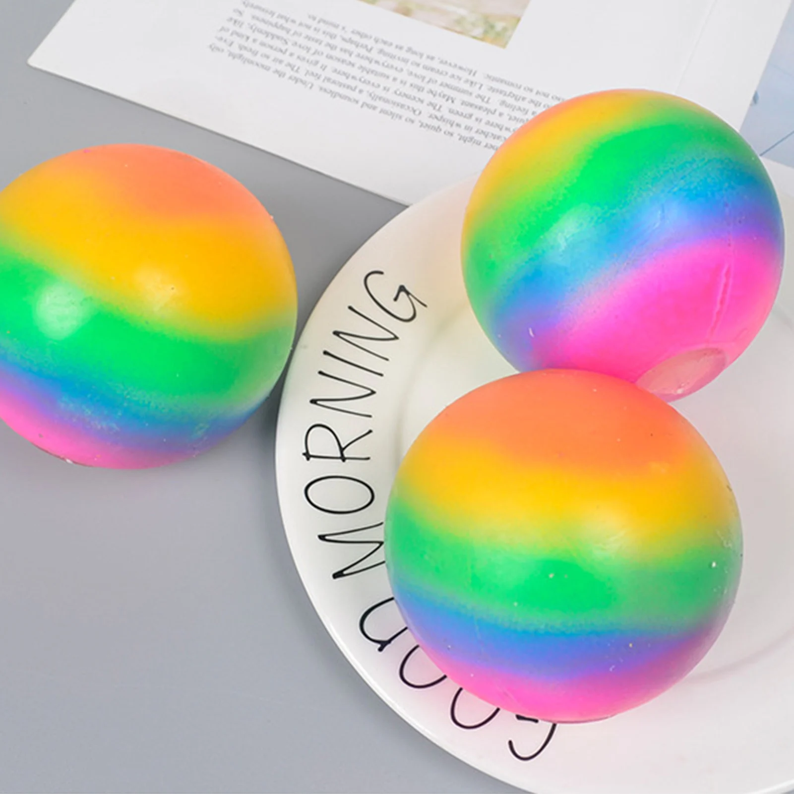 Colorido arco-íris colorido stress bolas rebote pitada squish squeeze bolas brinquedos crianças adultos descompressão brinquedo 2 tamanho