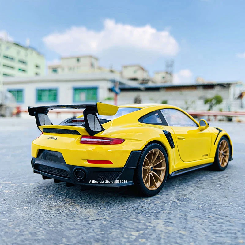 Maisto 1:24 Porsche 911 GT2 RS simulation alloy car model crafts decoration collection toy tools gift