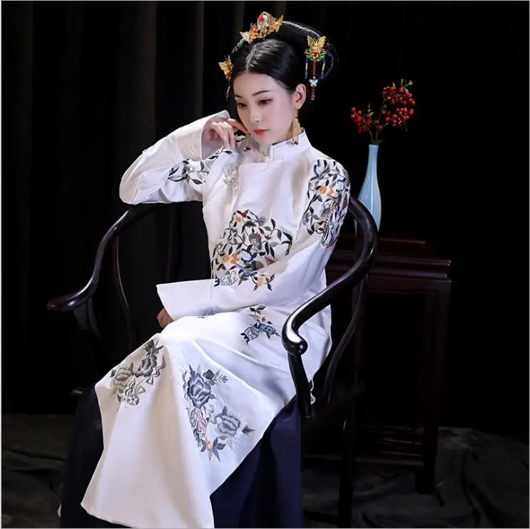 Ancient China Qing Dynasty Manchu Princess costumes Chinese TV play same item clothing Qing Dynasty Queens Manchu Long Robe