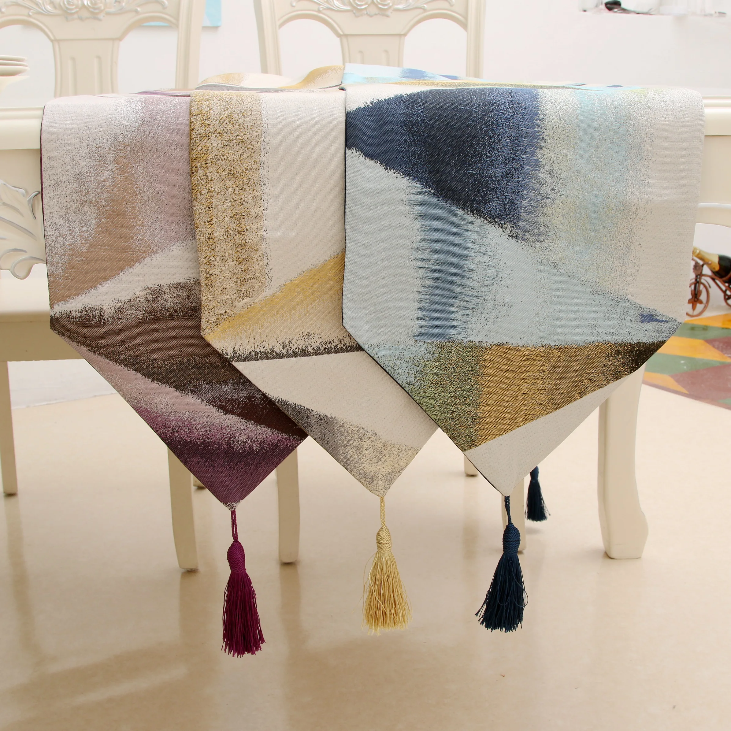 Painting Luxury Table Runner with Tassels for Dining Table Wedding Party Christmas Cake Floral Soft Tablecloth Decoration