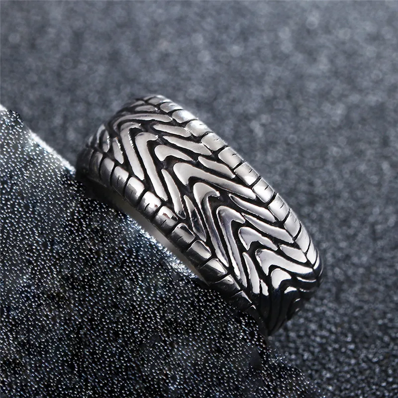 Vintage Punk Motorcycle Tire Ring Men Antique Silver Color Stainless Steel Grooved Tread Ring for Women Steampunk Biker Jewelry