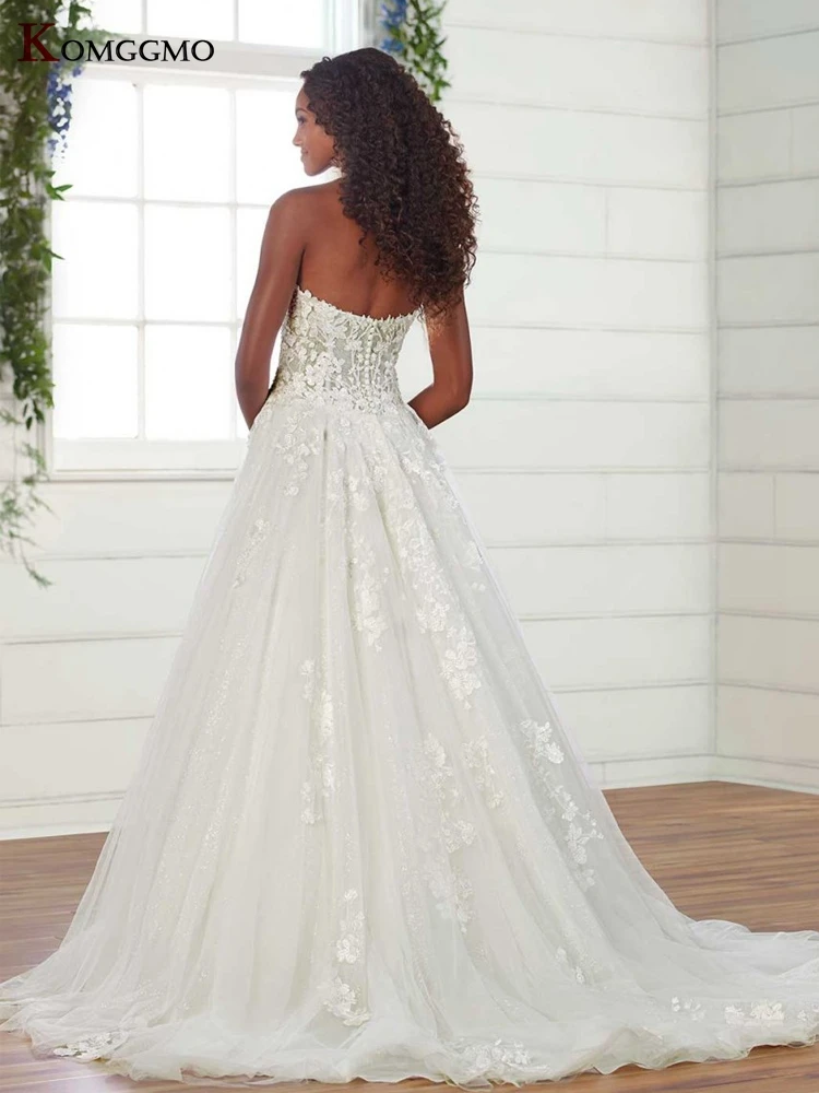 Custom Made Strapless Button Back Chapel Train Wedding Dress High-End Sleeveless Embroidery Appliques Tulle Bridal Ball Gown