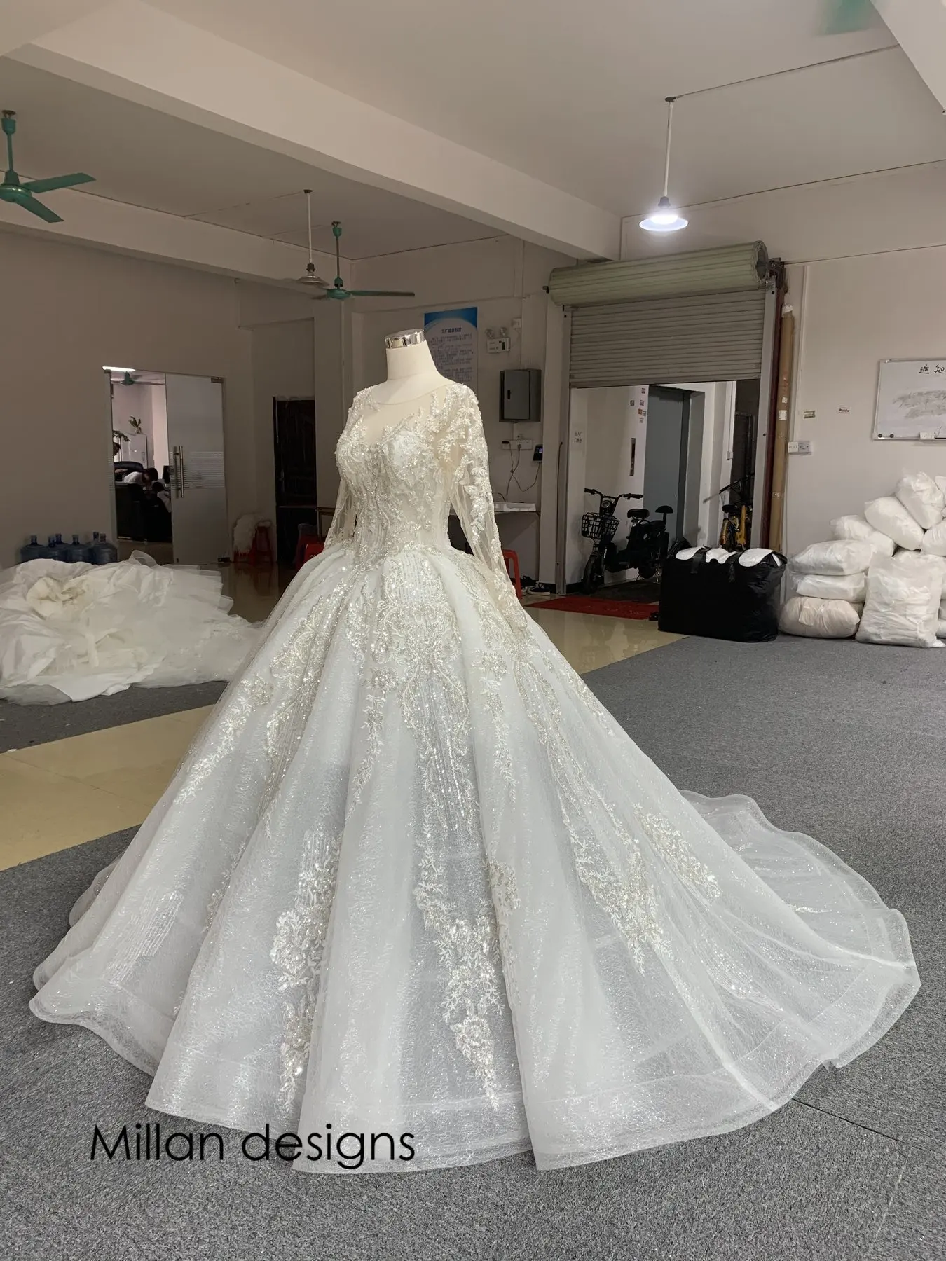 Real Photos Luxury Slim Cut Wedding Dresses Crystals Ball Gown Bridal Dress Beaded Lace Bridal Gown 2024 Vestido De Novias