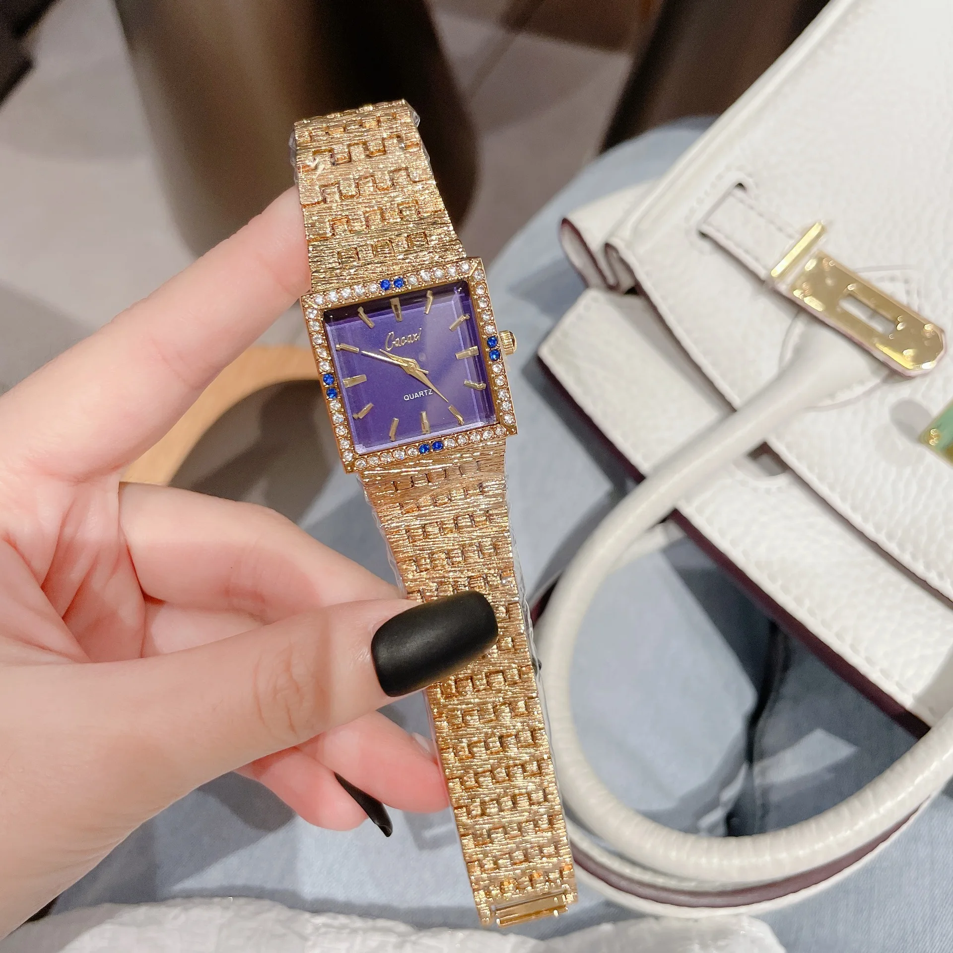 Ladies Fashion Watch Stainless Steel Band Luxury Diamond Diamond Green Square Dial Gold Watch