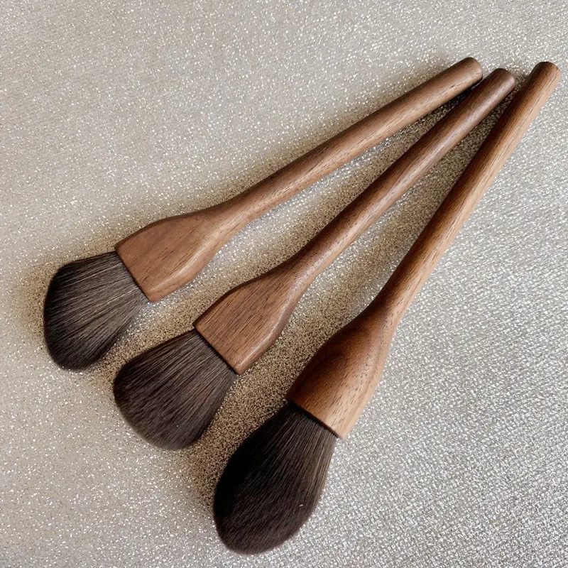 SAIANTTH Super soft handmade antique makeup brushes walnut repairing blush highlight brush Single nature wood cosmetic beauty