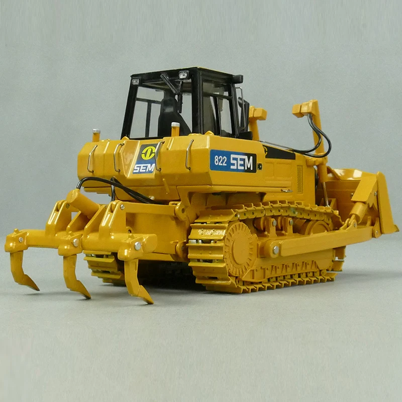 1:35 Scale Diecast Construction Machinery Replica SEM816 Bulldozer Model Cabs Open Bucket Movable Metal Track Yellow Zinc Alloy