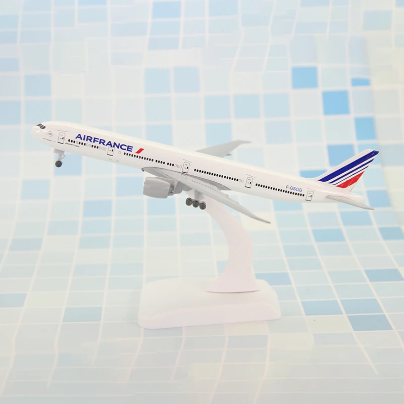 1: 400 Scale Air France Airways B777-300ER Airlines Model with Base Alloy Aircraft For Collectible Souvenir Show Gift Toys