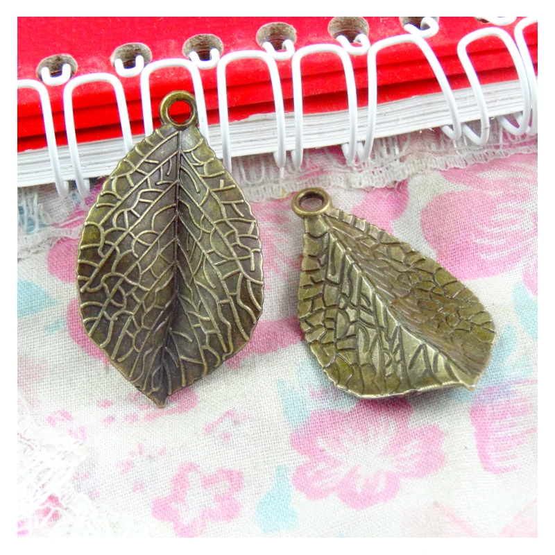 

40pcs Tree leaf Charms Antique Bronze Plated Zinc Alloy Charms Pendants Metal Jewelry Findings Fit DIY 35.2*20.2MM