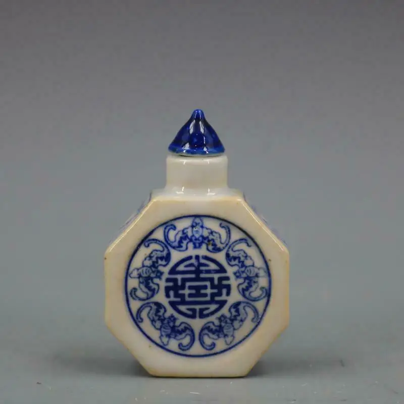 Chinese Blue and White Porcelain Longevity Pattern Snuff Bottle Retro Small Ornaments