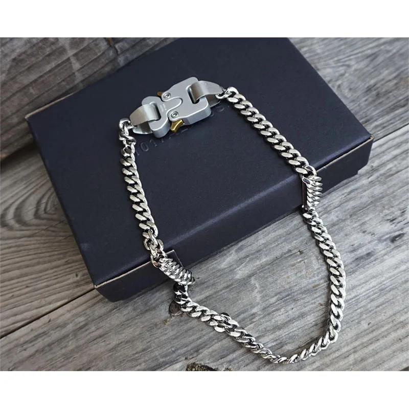 Skateboard Streetwear 1017 ALYX 9SM Hero Chain Necklace Men Women Best Quality Titanium Metal Buckle ALYX Necklace Accessories