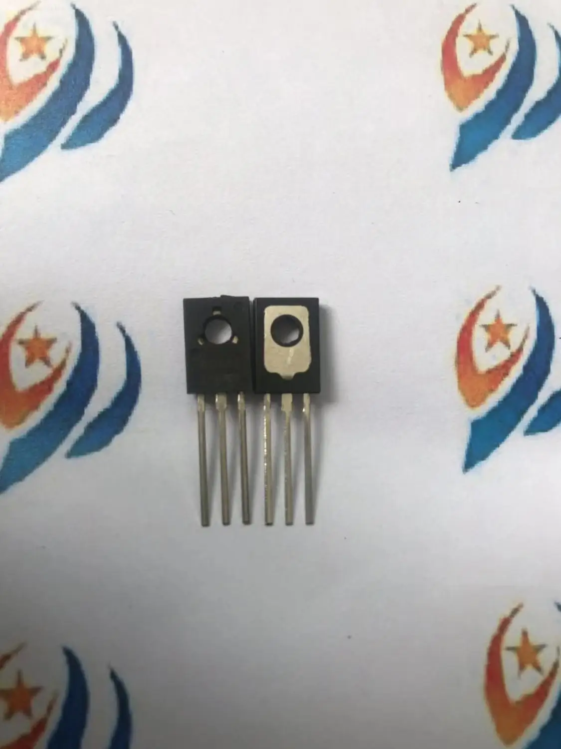 40pcs BD682 TO-126 4A/120V Straight insertion transistor new and original in stock