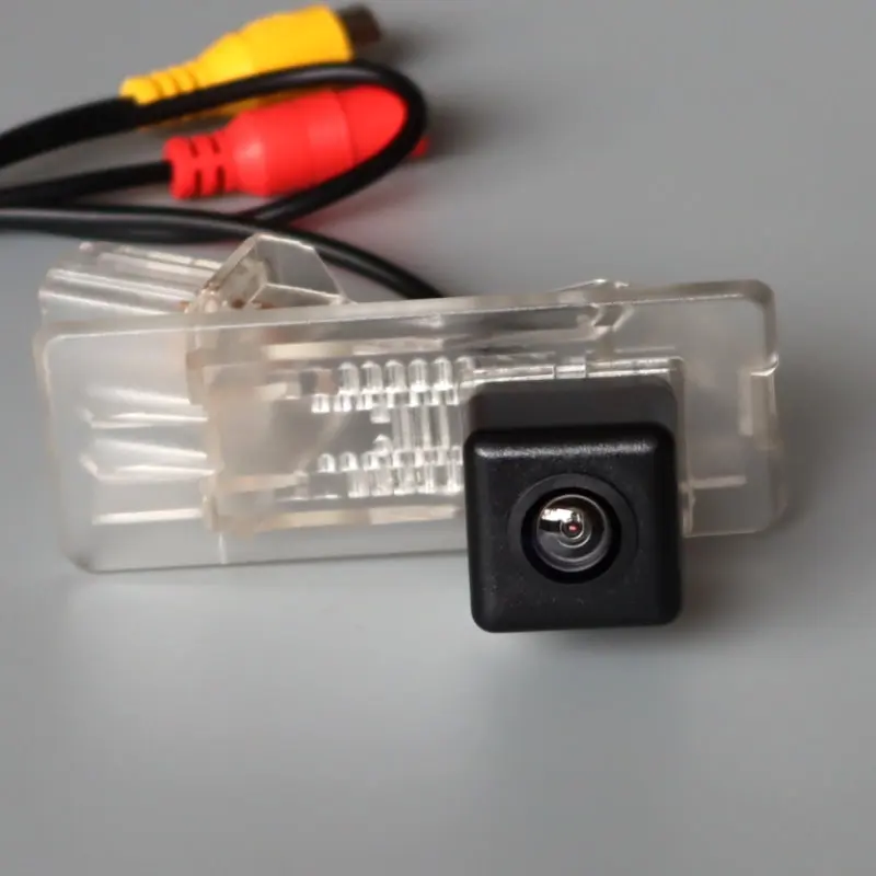FOR Renault Duster / Dacia Duster 2010~2020 Car Rear View Camera HD CCD Back up Parking Camera License Plate Light Installation