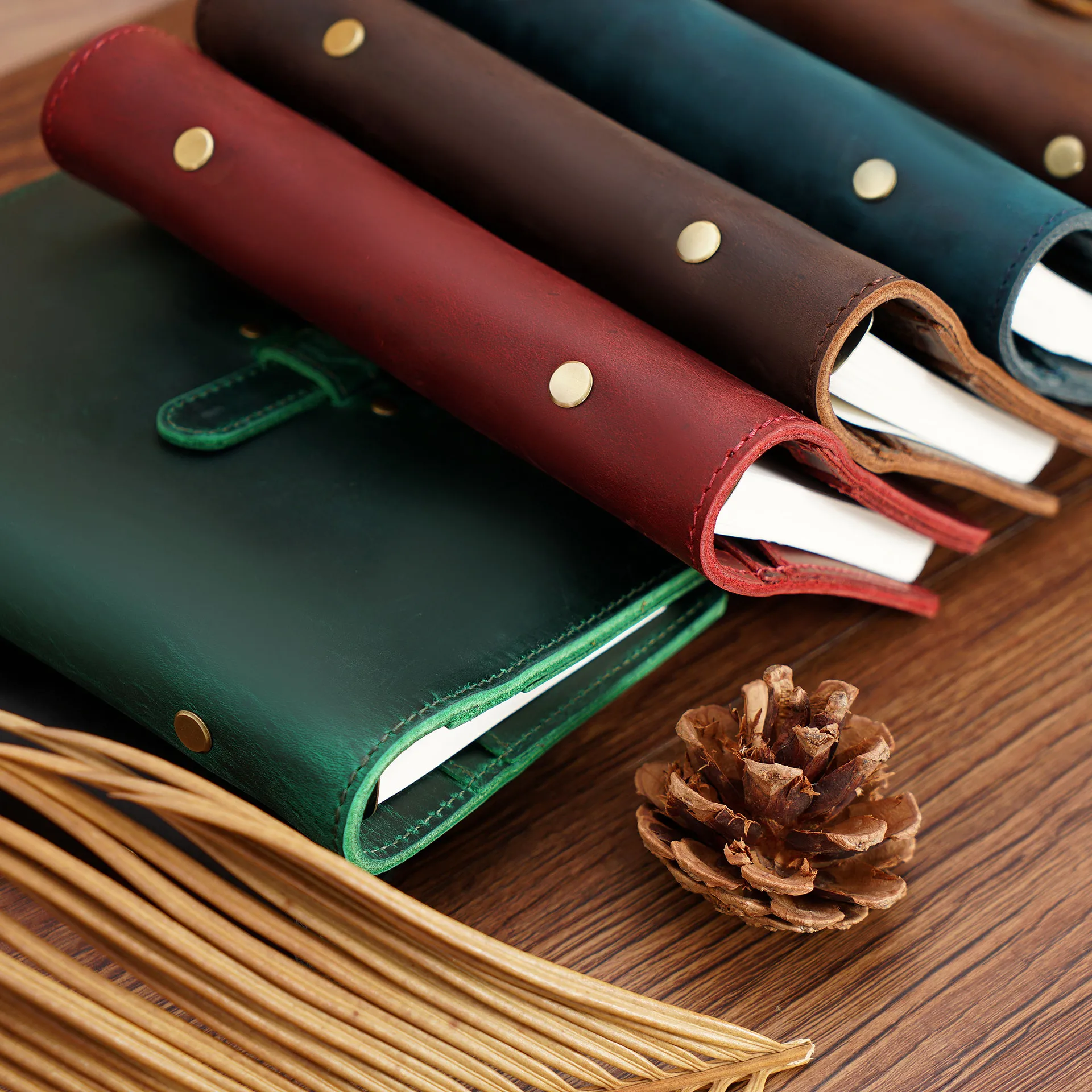 Handmade Genuine LeatherA5 A6 Personal size Multifunction Spiral Notebook Cowhide Diary Loose Leaf Replaceable Inserts 6 holes