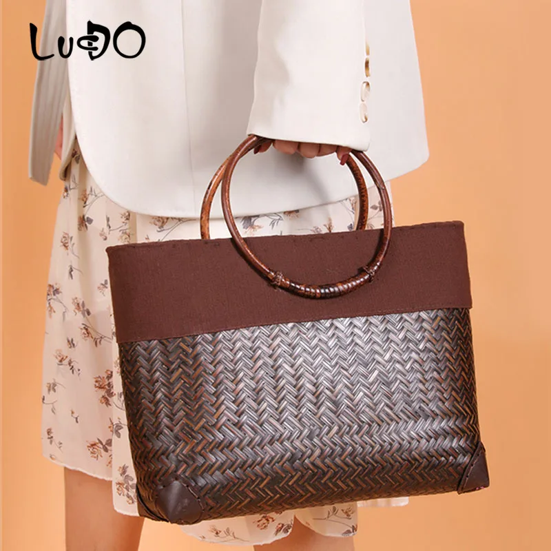 LUCDO rattan weave wooden handle retro handbag Ladies Fashion Handmade Retro bamboo handbag old straw woven bags for women Totes