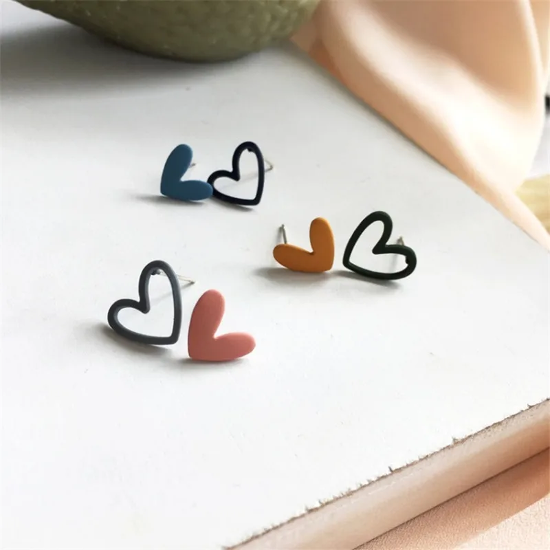 Asymmetric Earrings Small Wind Girl Feeling Love Shape Earrings Only Beautiful Temperament Daily Wear Earrings