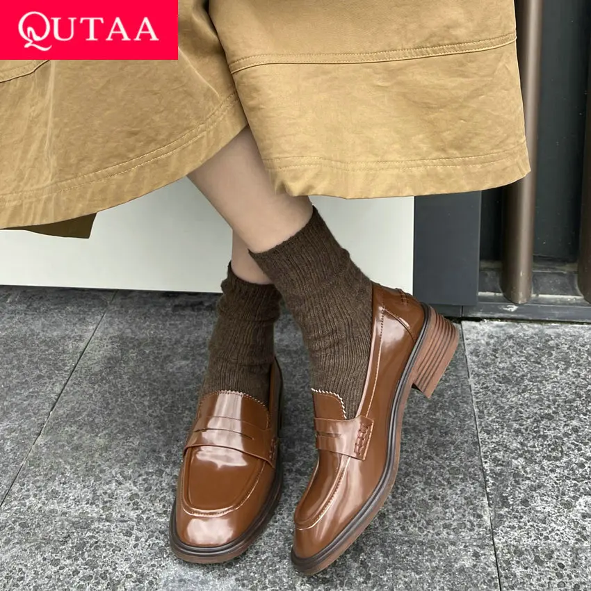 

QUTAA 2022 Genuine Patent Leather Square Low Heel Platform Female Slip On Summer Fashion Round Toe Women Shoes Big Size 34-40