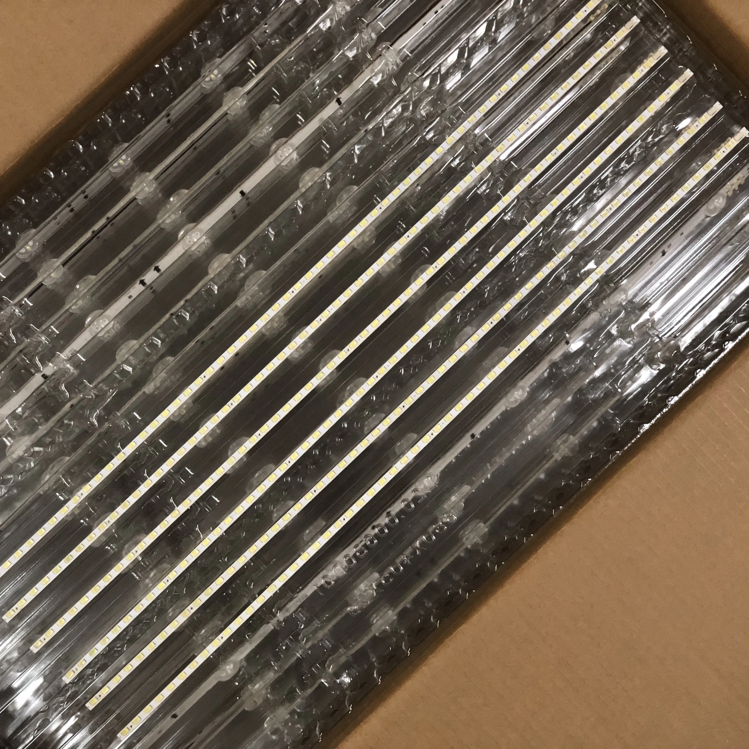 LED شريط إضاءة خلفي 33 مصباح ل LB43044 V1_00_R V0_00_L 74.43t08.004-00-fc KDL-43W800F KDL-43WF805 T430HVF03.2