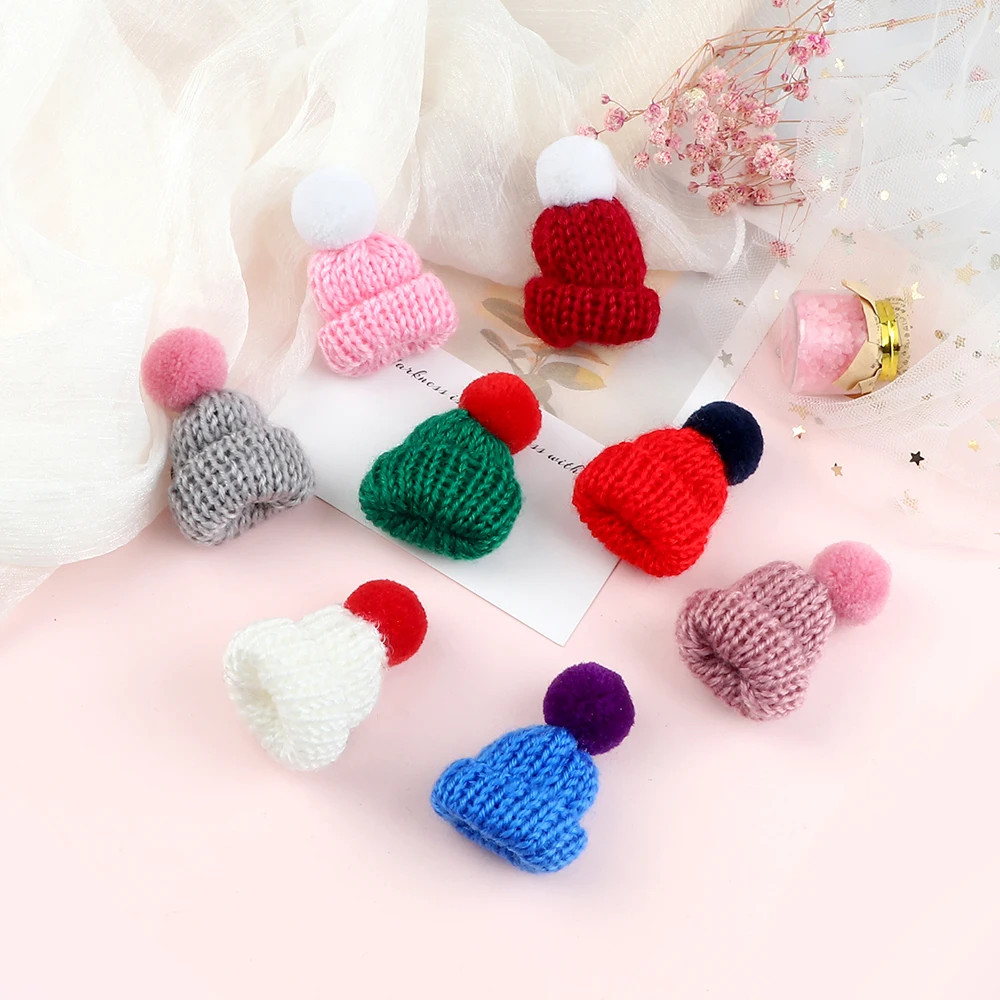 Fashion 25 Color Knitted Hat Brooches Women Lovely Winter Coat Lapel Pin Jewelry Handmade Brooch Bag Decoration Jewelry Gift New