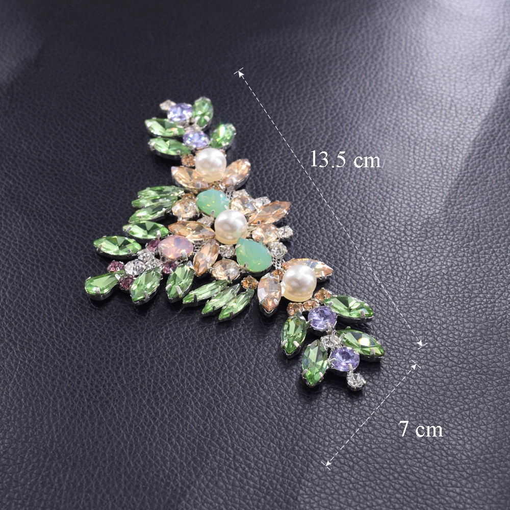 Hot sale Exquiste flower opal rhinestones appliques for women clothings sewing belt sash pathces wedding dress decorations