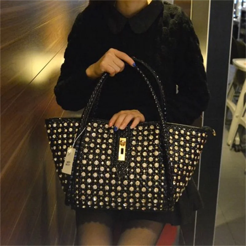 2020 New Fashion Handbag Women\'s Diamond Dumpling Bag Shoulder Bag Messenger Bag Lady Bag Rhinestone Handbag Lady Large Bag