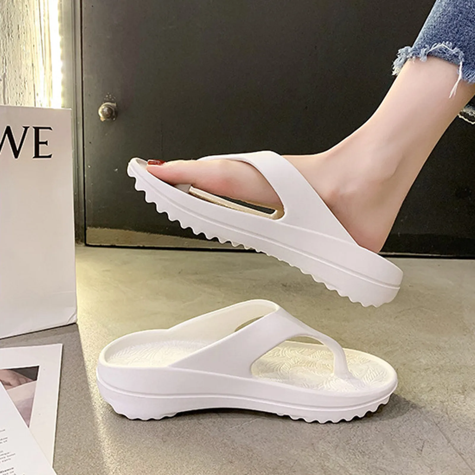 Soft Slippers Thick Sole Non-slip EVA Indoor Shoes Flat Slides Men Women Beach Ourdoor Light Flip Flops Plus Size