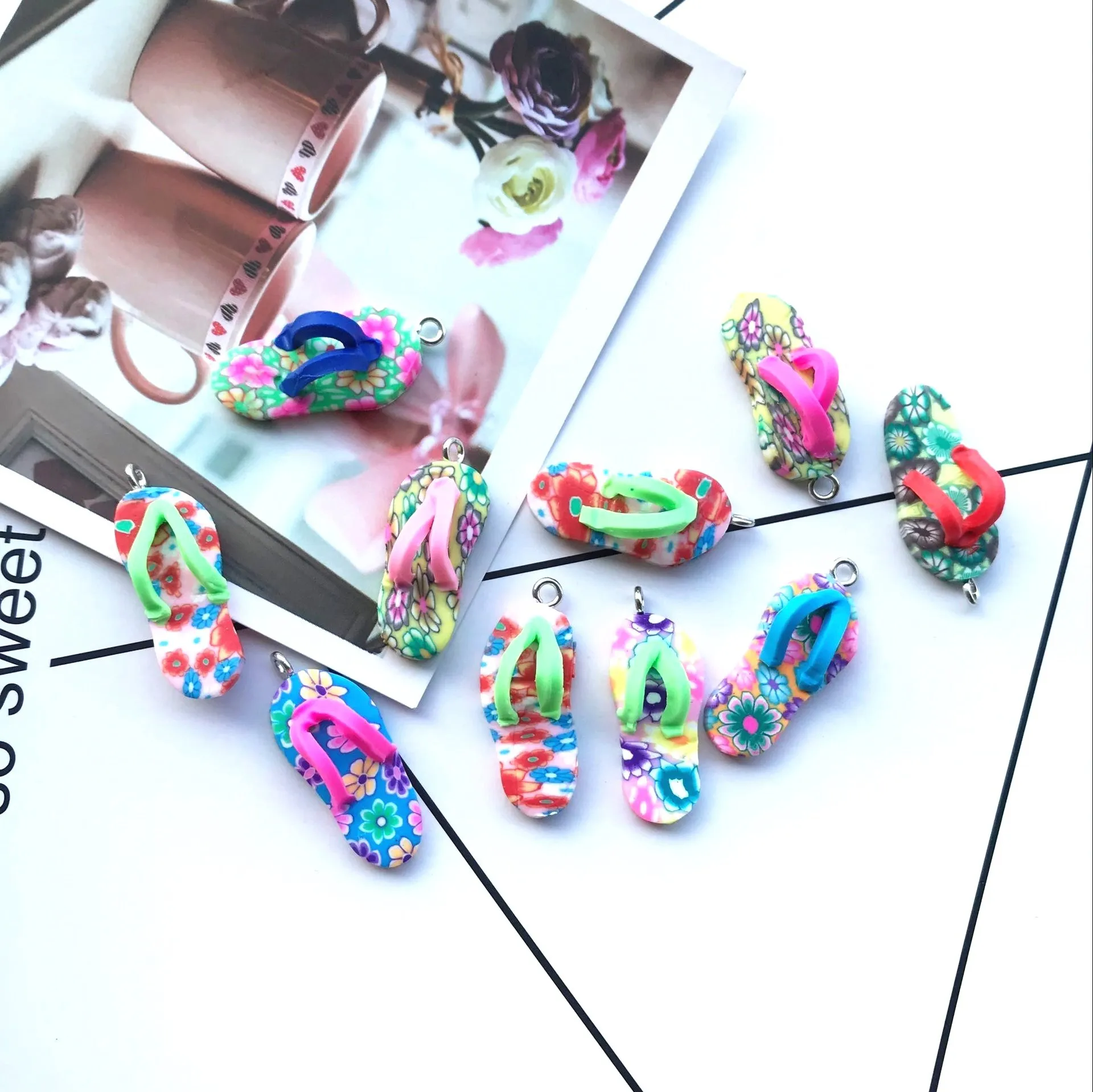 MIX 20pcs  Flip Flop Resin Charms Pendants for Decoration Bracelets Necklace Earring KeyChain Jewelry Making