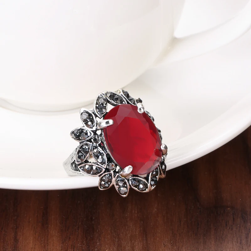 Wbmqda Fashion Red Stone Ring For Women Tibetan Silver Crystal Flowers Ethnic Wedding Bridal Jewelry Retro Rings