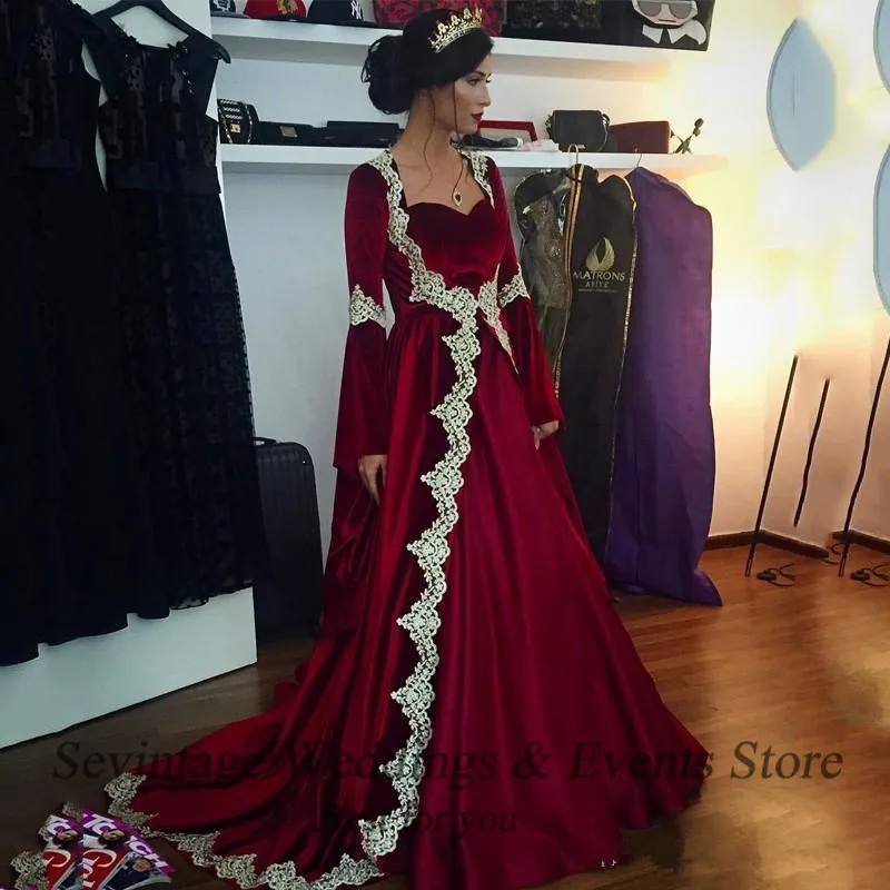 Customized Burgundy Velvet Muslim Evening Dresses Long Flare Sleeves Lace Applique Saudi Arabic Formal Woman Party Dress