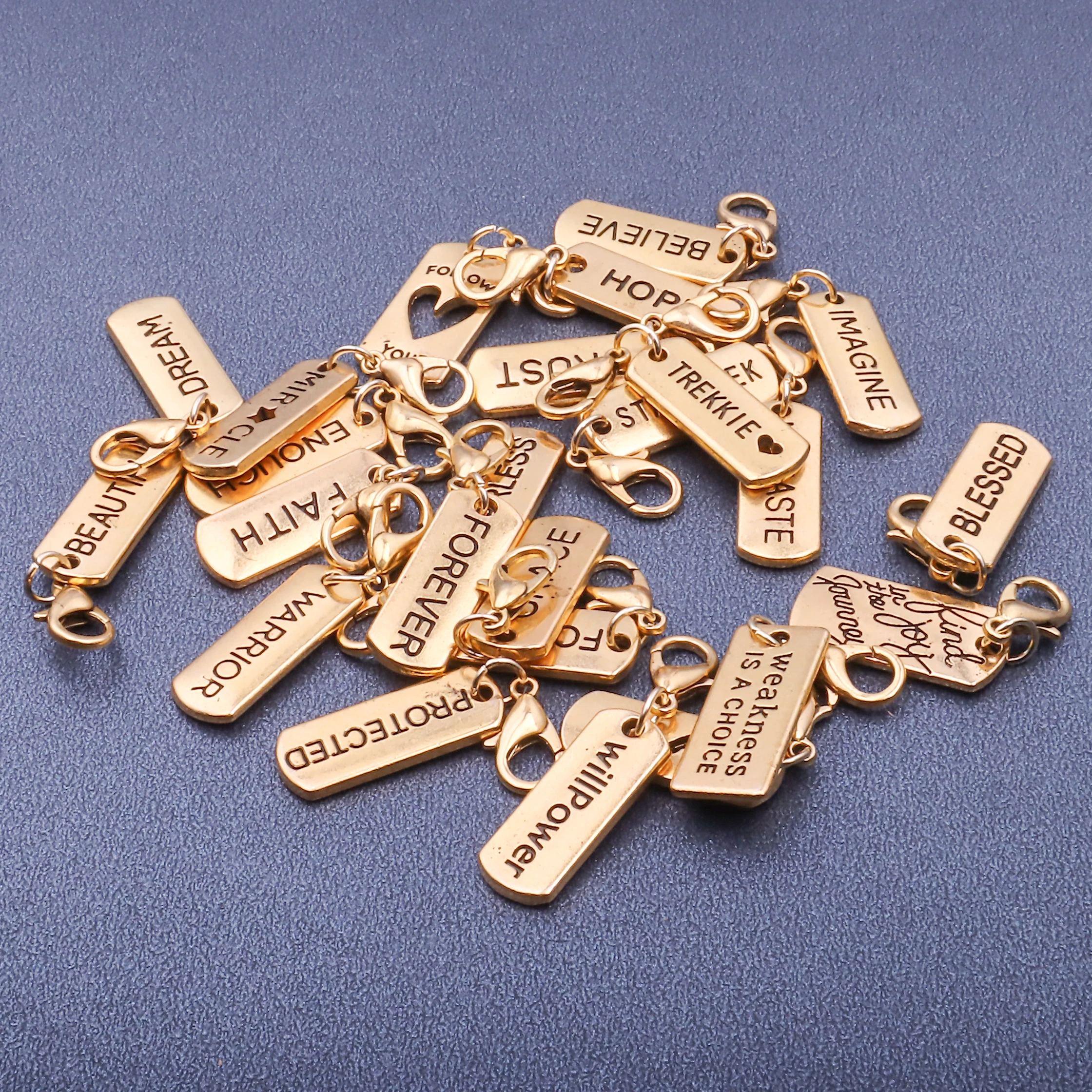 24pcs Word Tags Pendant Charms Blessed Faith Believe Trust Family Fearless Dream Hope Keychain Lobster Clasp Charms Customize