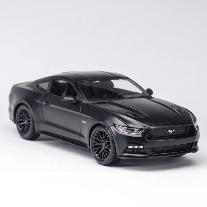 Maisto 1:18 2015 Ford Mustang Sports Car Static Simulation Die Cast Vehicles Collectible Model Car Toys