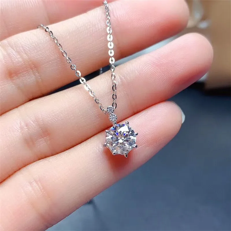 

Shiny Moissanite Pendant 1CT VVS Lab Diamond With Certificate for Women Wedding Anniversary Necklace Simple Design 925 Silver