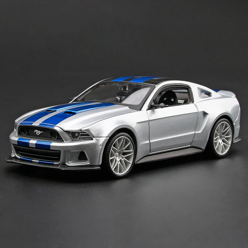 Maisto 1:24 Ford Mustang GT Street Racer 2014 Muscle Car Alloy Car Model diecast & Toy Collection Car Toy Boy regali di compleanno