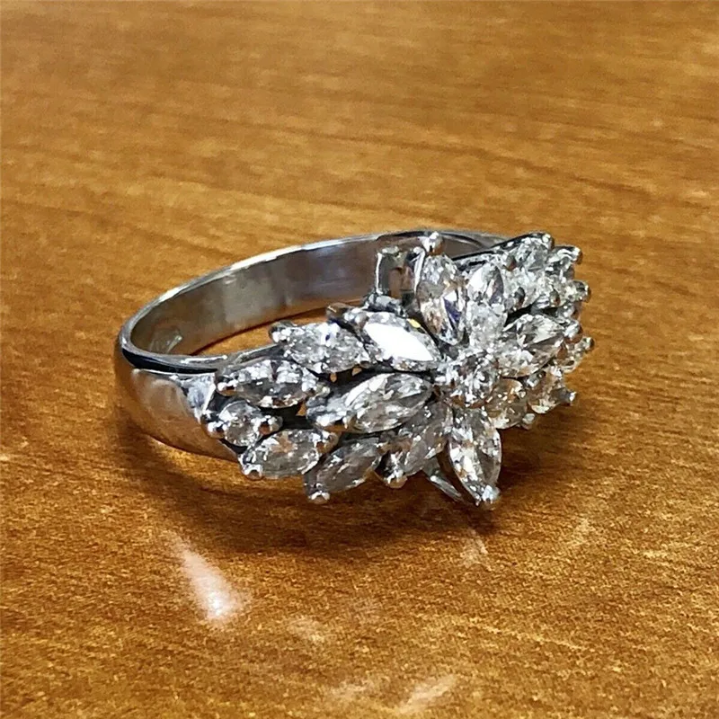 Huitan Bling Bling Cubic Zirconia Wedding Rings High Quality Silver Color Finger Accessories for Women Marriage Ceremony Jewelry