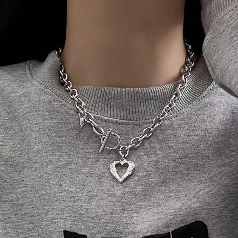 Fashion Love Heart Pendant Choker Necklace for Women Silver Color Clavicle Chain Female Party Jewelry on the Neck Wholesale New