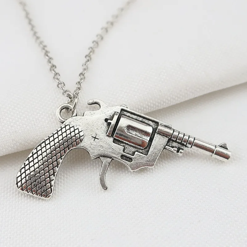 Cool Gothic Bullet Hand Gun Pendant Necklaces Diy Machine Pistol Long Chain Men Boyfriend Birthday Gift Jewelry Making