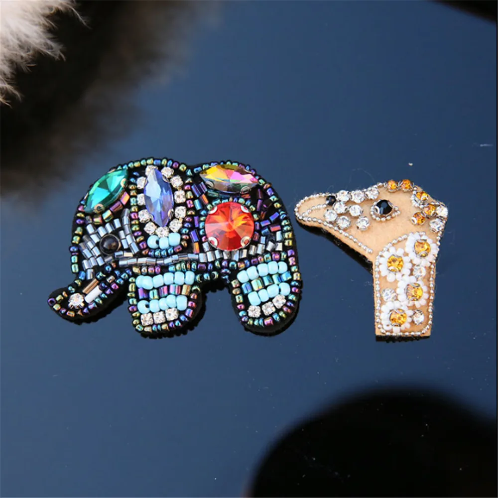 MAXSIN FUN 1PC High Quality Elephant Giraffe Applique Hand-beaded Crystal Animal Patch Sew On Clothes Accessories Decoration DIY