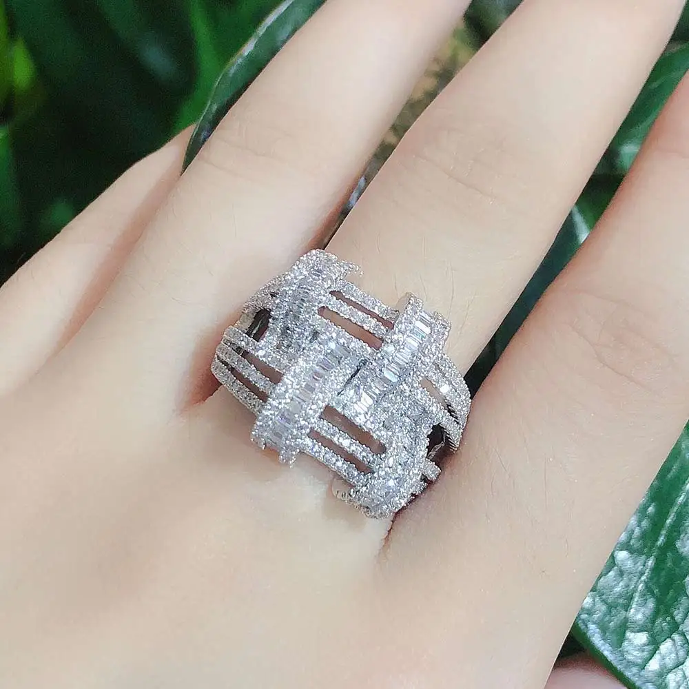 Bride Talk Fashion Creative Cross Twisted Line Flash Micro Inlay Trapezoid Zircon Ring Women Shiny Wedding Party Jewelry