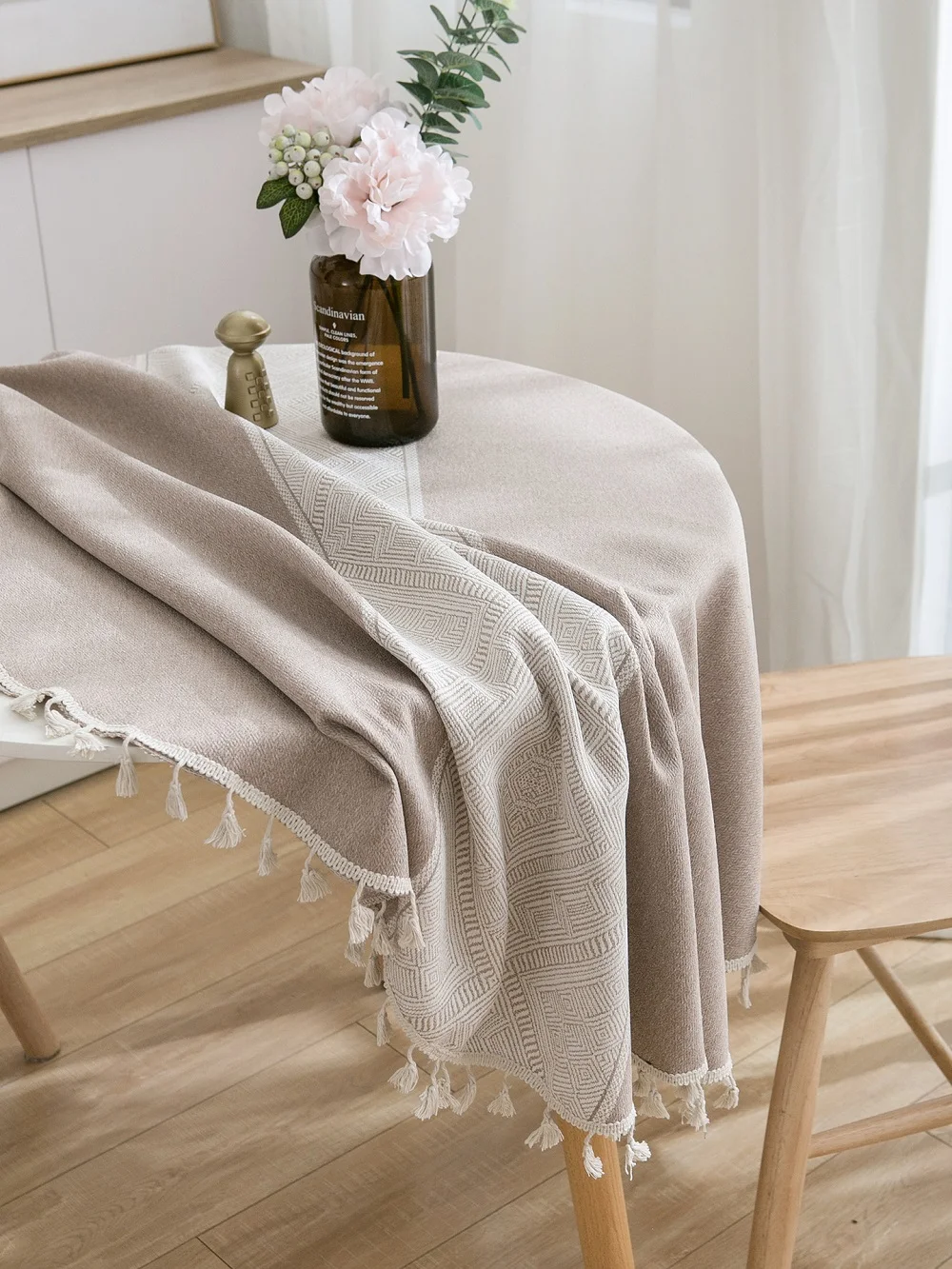 Ins Nordic Home Table Cloth Wedding Decorations for Parties Table Linen Cotton Tablecloth with Embroidery Tassel Cover Towel