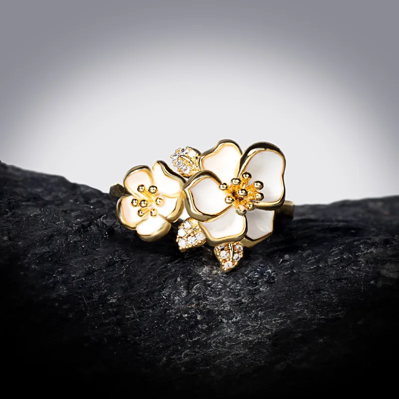 Exquisite Small Fresh White Flower Ladies Ring Small Daisy Jewelry Ladies 925 Silver Handmade Enamel Ring Wedding Rings