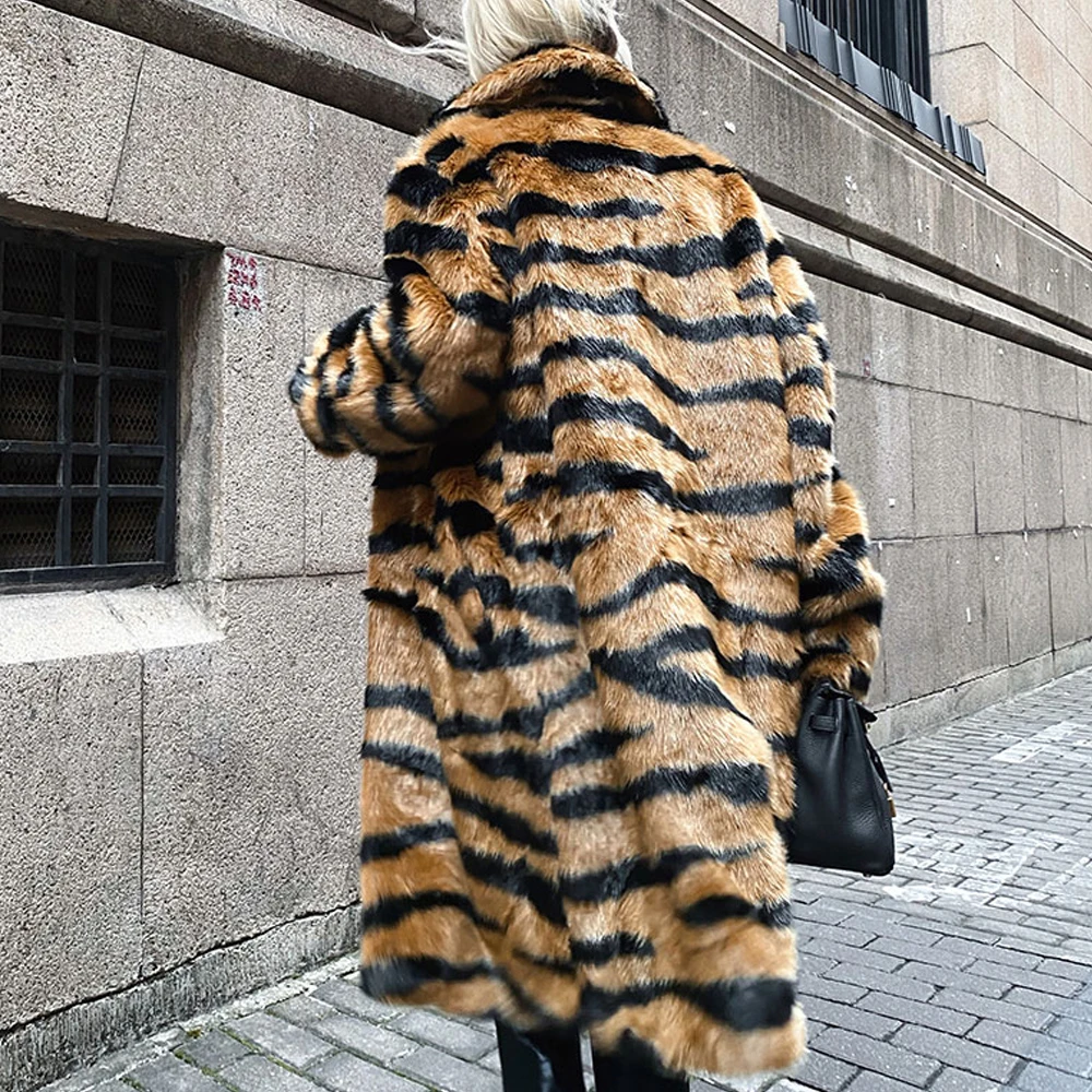 Winter New Womens High Quality Faux Fur Coat Luxury Long Fur Coat Loose Fahion Lapel OverCoat Thick Warm Tiger Print Plush Coats