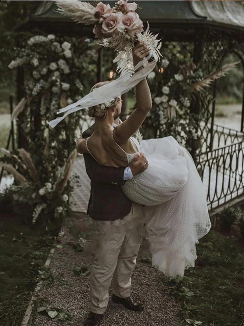 Paski Spaghetti Beach nadmorskie suknie ślubne przerywana tiulowa księżniczka dekolt suknie ślubne Backless wycięcie koronkowe Vestido De Noiva