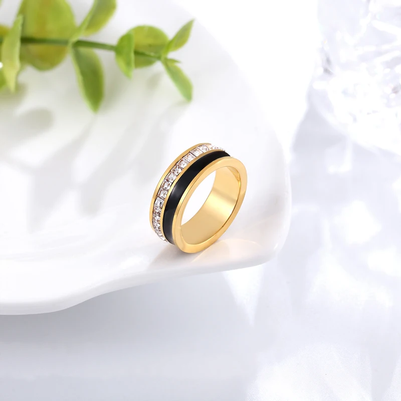 Beautiful Black And White Enamel And Shiny Crystal Ring Gold Color Jewelry Woman Wedding Ring Love Day Gift