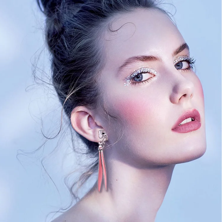 

Hot Sale High Quality Women Earrings Creative Rabbit Pendant Stud Earring Girl Fashion Jewelry Wholesale