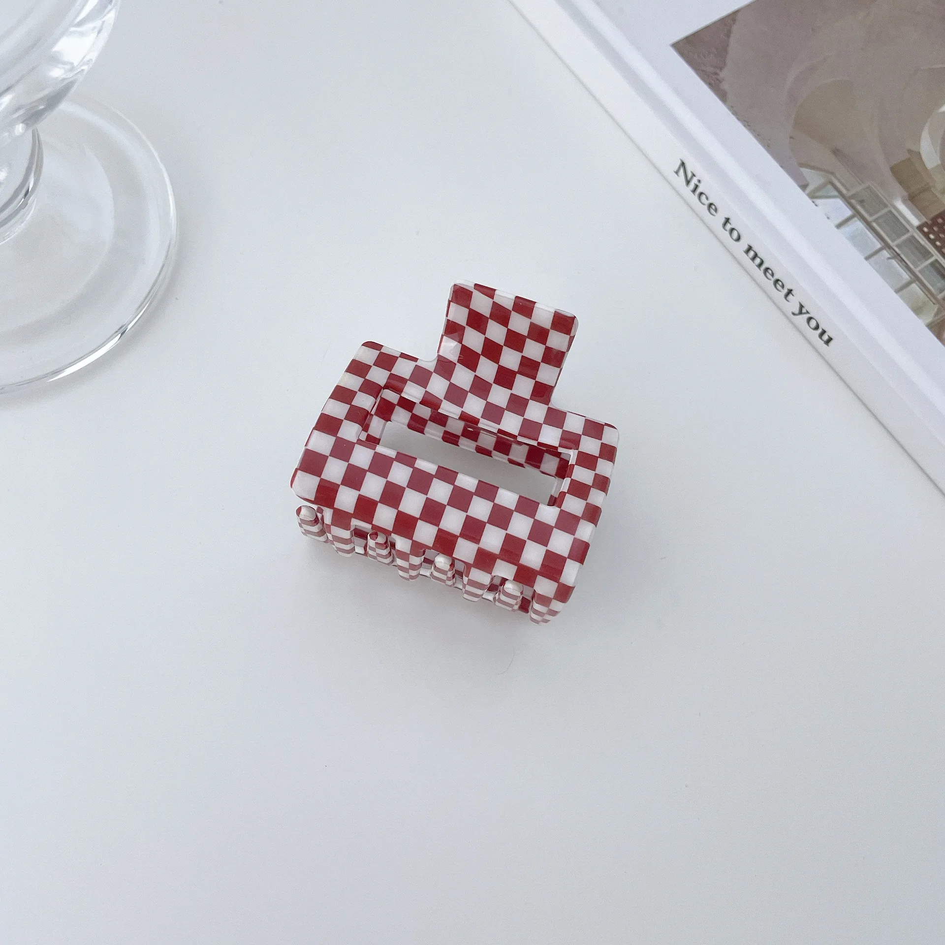 Hot Selling Fashion Acrylic Women Hair Clips Hair Accessories Headband Red White Checkered Pattern Hair Claw