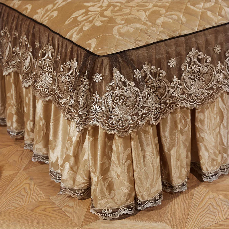 Luxury European Princess Bedding Set Bed Skirt Pillowcases Velvet Thick Warm Lace Bed Sheets Mattress Cover King Queen Size 3Pcs