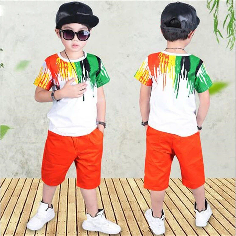 2024 neue Sommer Jungen Kleidung Set lässig Hip-Hop-Streifen bunte T-Shirt Hose 2 Stück Anzug Kindergarten Leistung Kinder kleidung