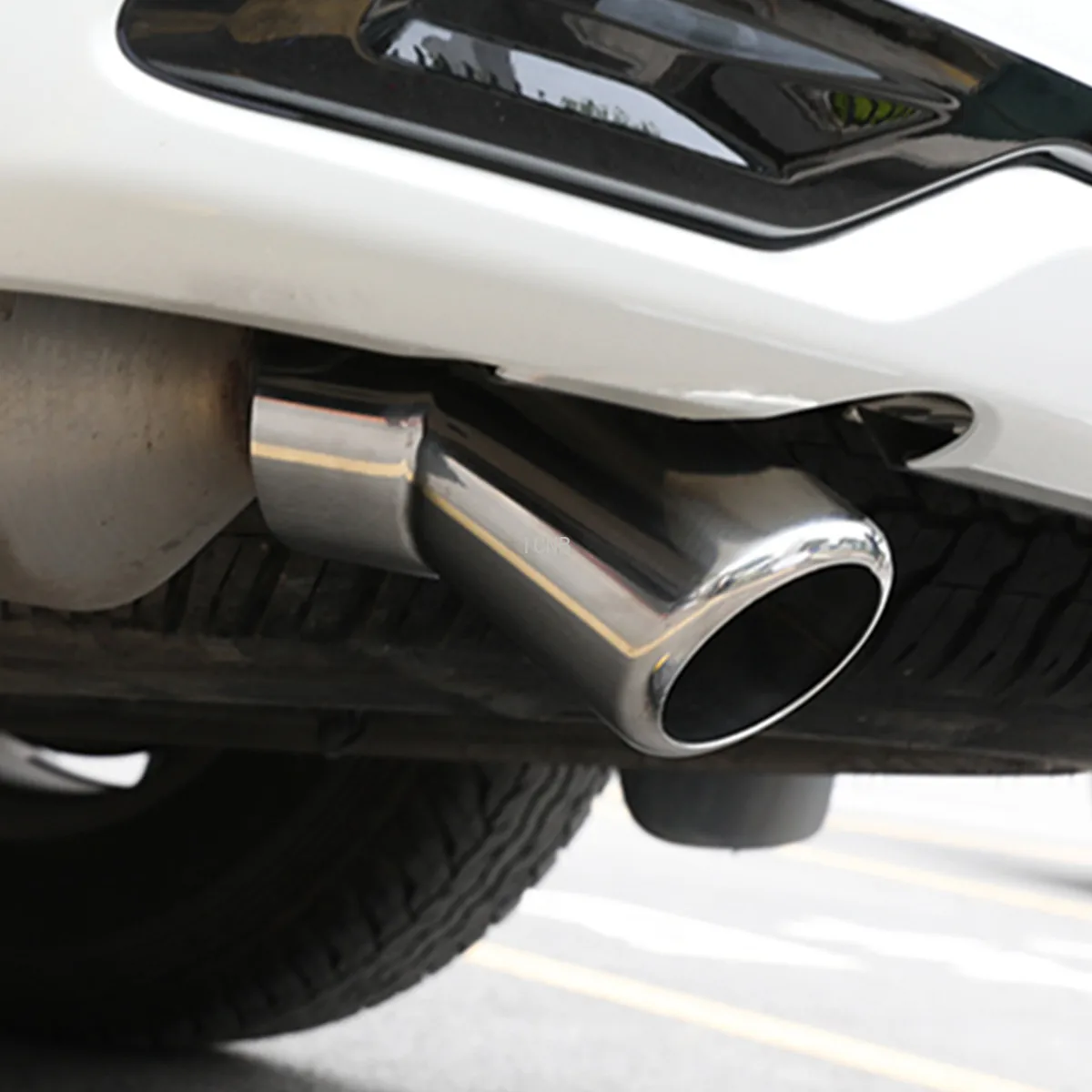 For Toyota Land Cruiser 200 LC200 2008 2009 2010 2011 2012 2013 2014 2015 2016 2017 2018 2019 Exhaust Pipe Tail Throat