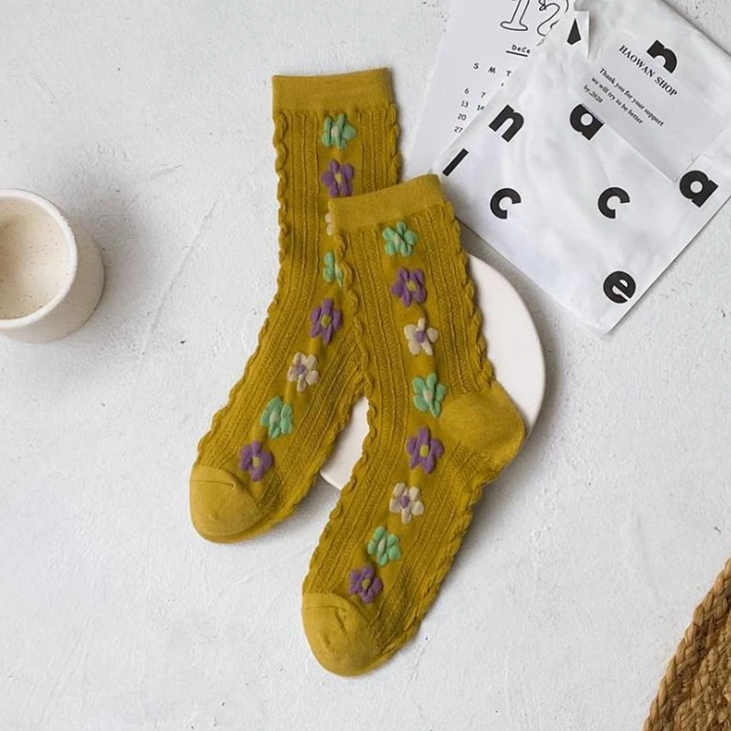 Autumn and Winter Worsted Cotton Women Socks Japanese Harajuku Retro Embossed Art Style Flowers Fashiona Cute Girls Crew Socks